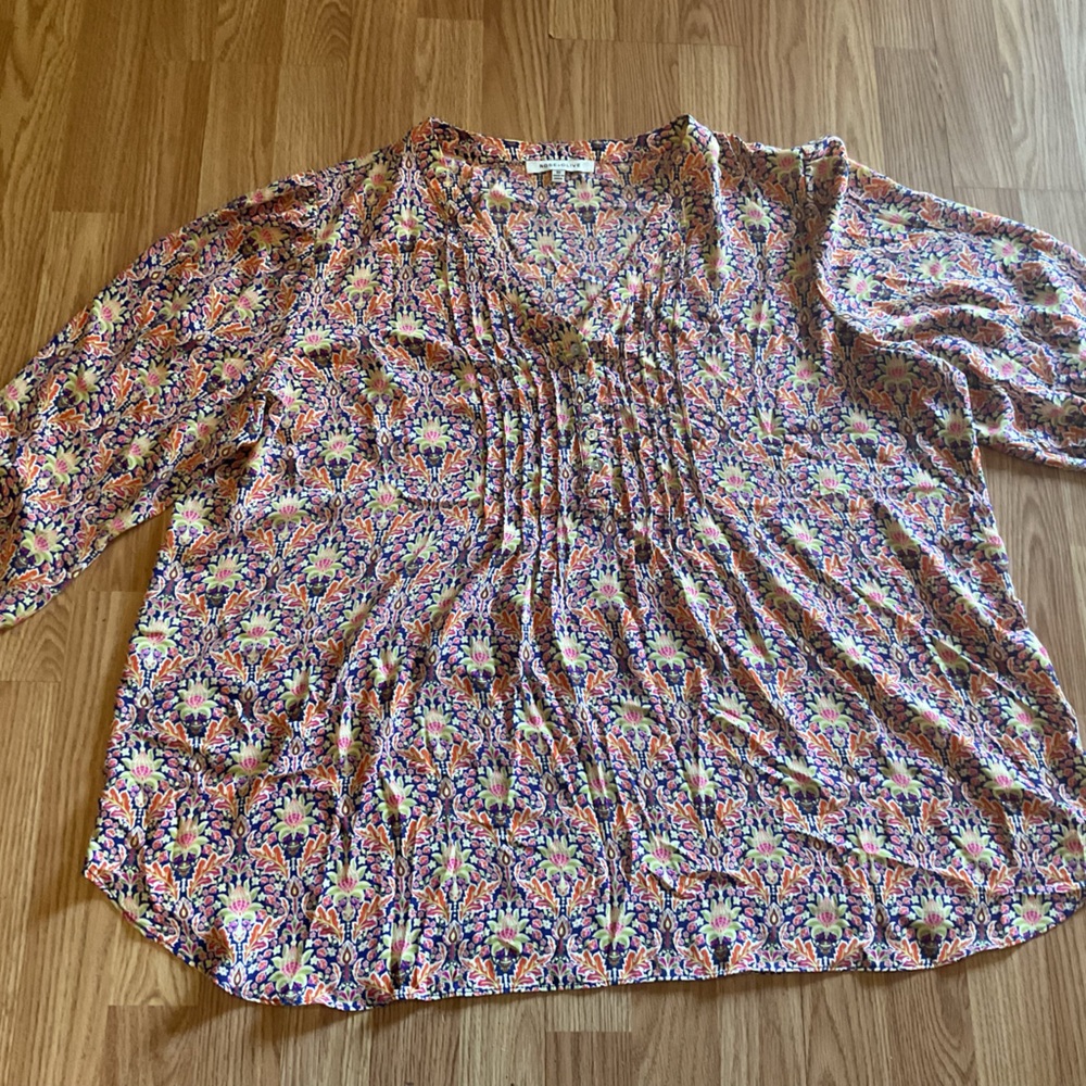 ROSE&OLIVE Floral Pintuck V-Neck Women’s Top in Multi-Color 3X